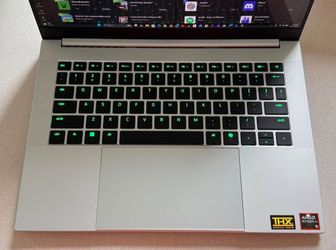 Razer Blade 14 Gaming LaptopI
RTX 5070 Ryzen Al 9 365 GPU