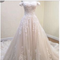 New Never Worn Wedding Dress - White - Off The Shoulder