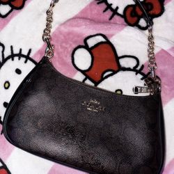 Teri Shoulder Bag In Signature Canvas 