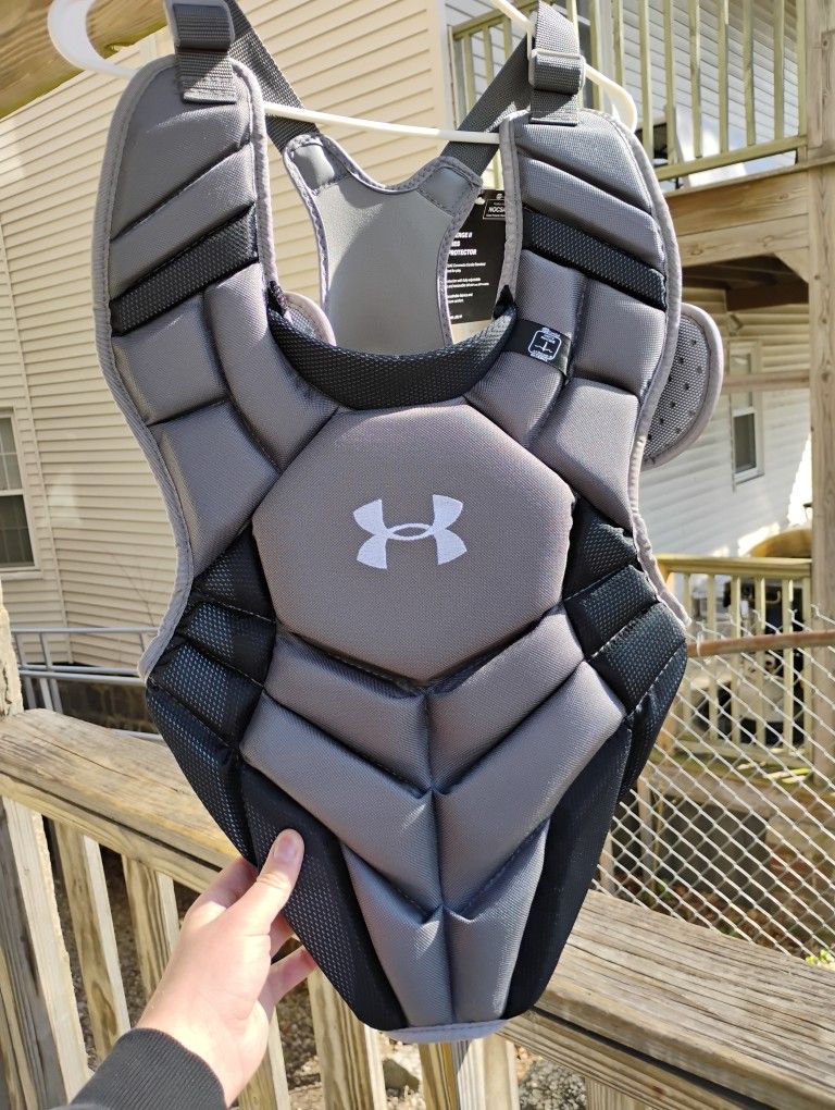 Under Armour Converge Pro Series 2 Chest Protector