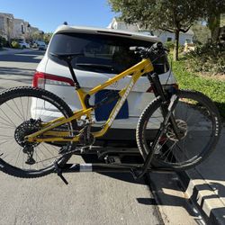 Mega 290 Alloy Pro 2023 A 29" aluminum frame full suspension enduro bike with high-end components.