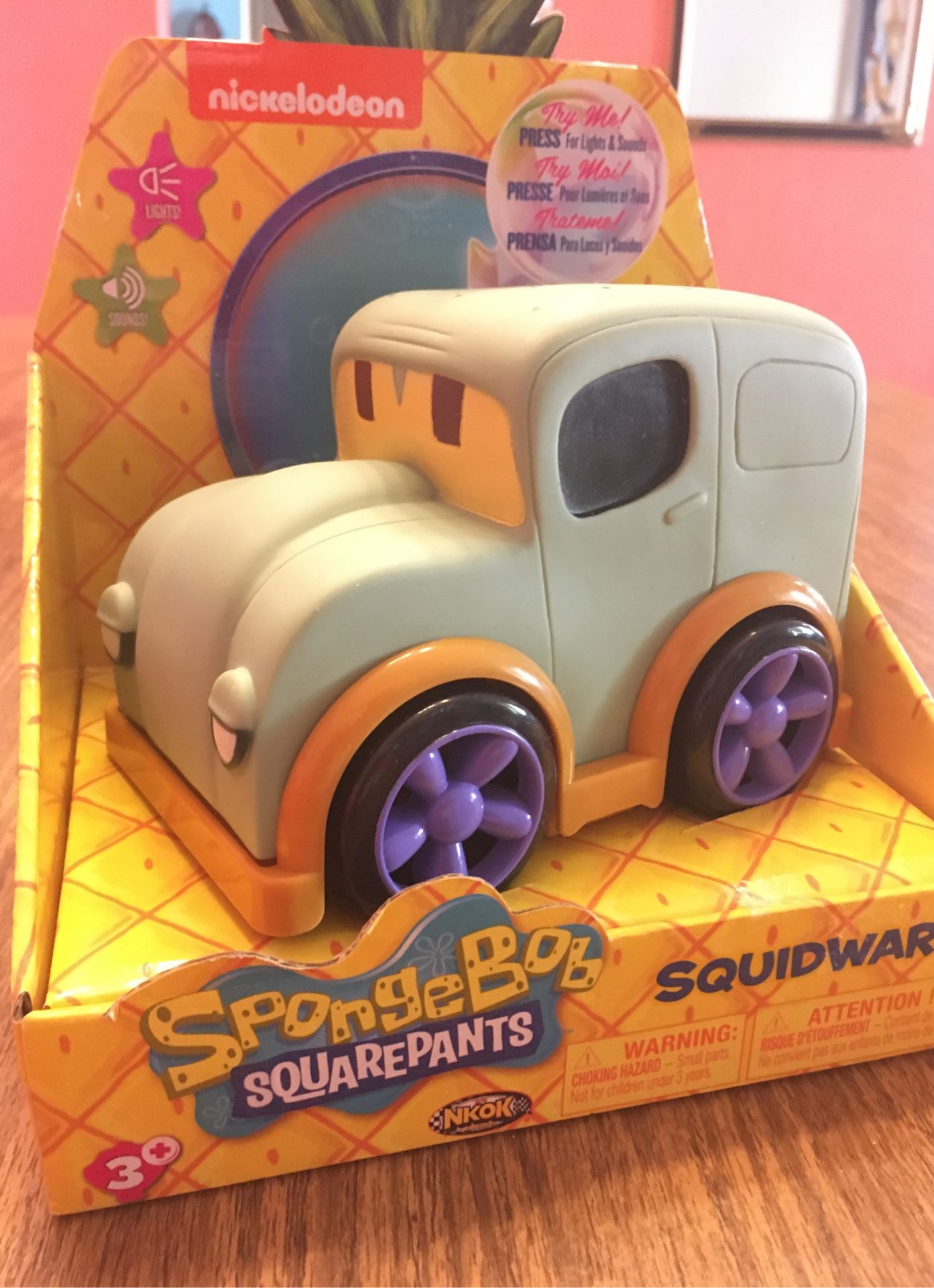 BRAND NEW SQUIDWARD LIGHT UP CAR! Spongebob squarepants