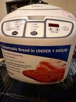 Oster ExpressBake Bread Maker