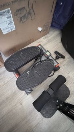 Step exercise and glutes exercise machines