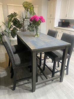 Dinning Table