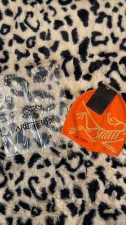 Arc'teryx Orange Knit Beanie with Tags
