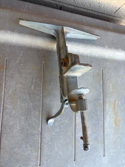 Saw vise 9 1/4” Wide