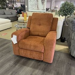 Spice Zero Wall Recliner
