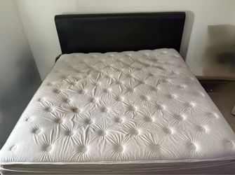 Standard King size mattress with 2 twin size boxspring