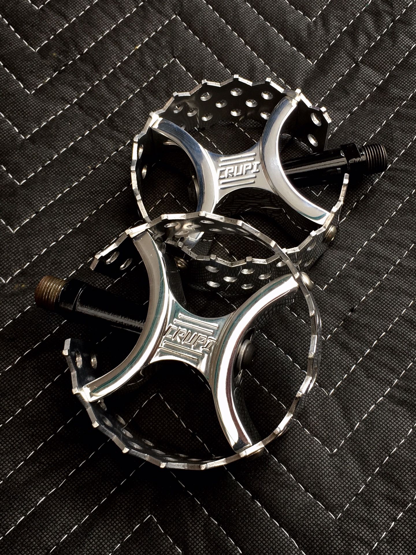 NEWLY POLISHED CRUPI 9/16” PRO SIZE ROUND BMX PEDALS JP BULLSEYE REVCORE BASSETT HUTCH GT HE-MAN SR-474 KKT MKS AUBURN S&M 20 24 26 CRUISER BIKE