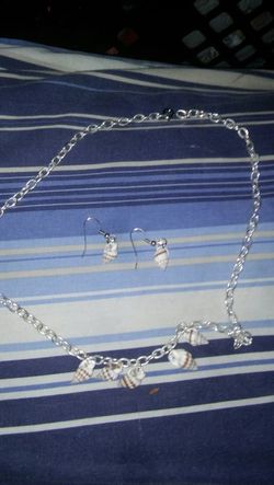 Handmade seashell necklace/bracelet set