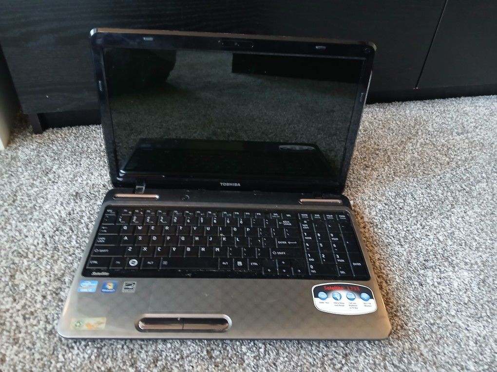 Toshiba Satellite L755 - Excellent Working Condition with Charger