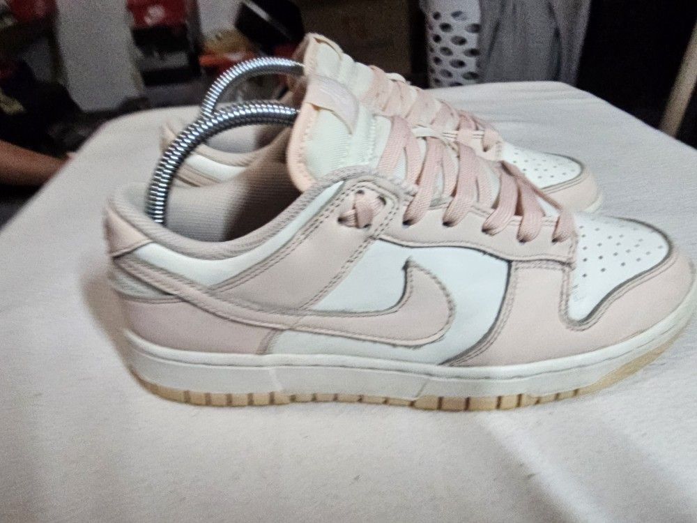Womens Dunk Low Sz 8.5w Or 7m