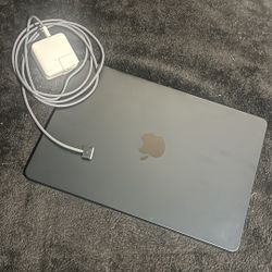 Macbook Air M3 2024