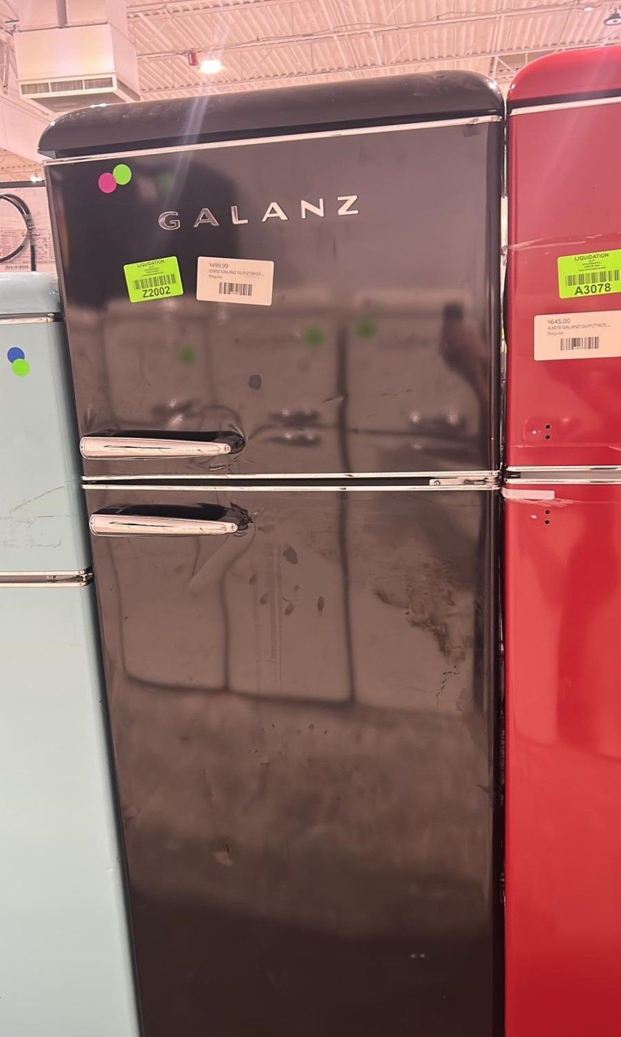 GALANZ GLR12TBKEFR 12.0 cu. ft. Top Freezer Retro Refrigerator for Sale in Balch Springs, TX