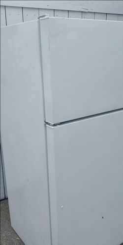 GE REFRIGERATOR