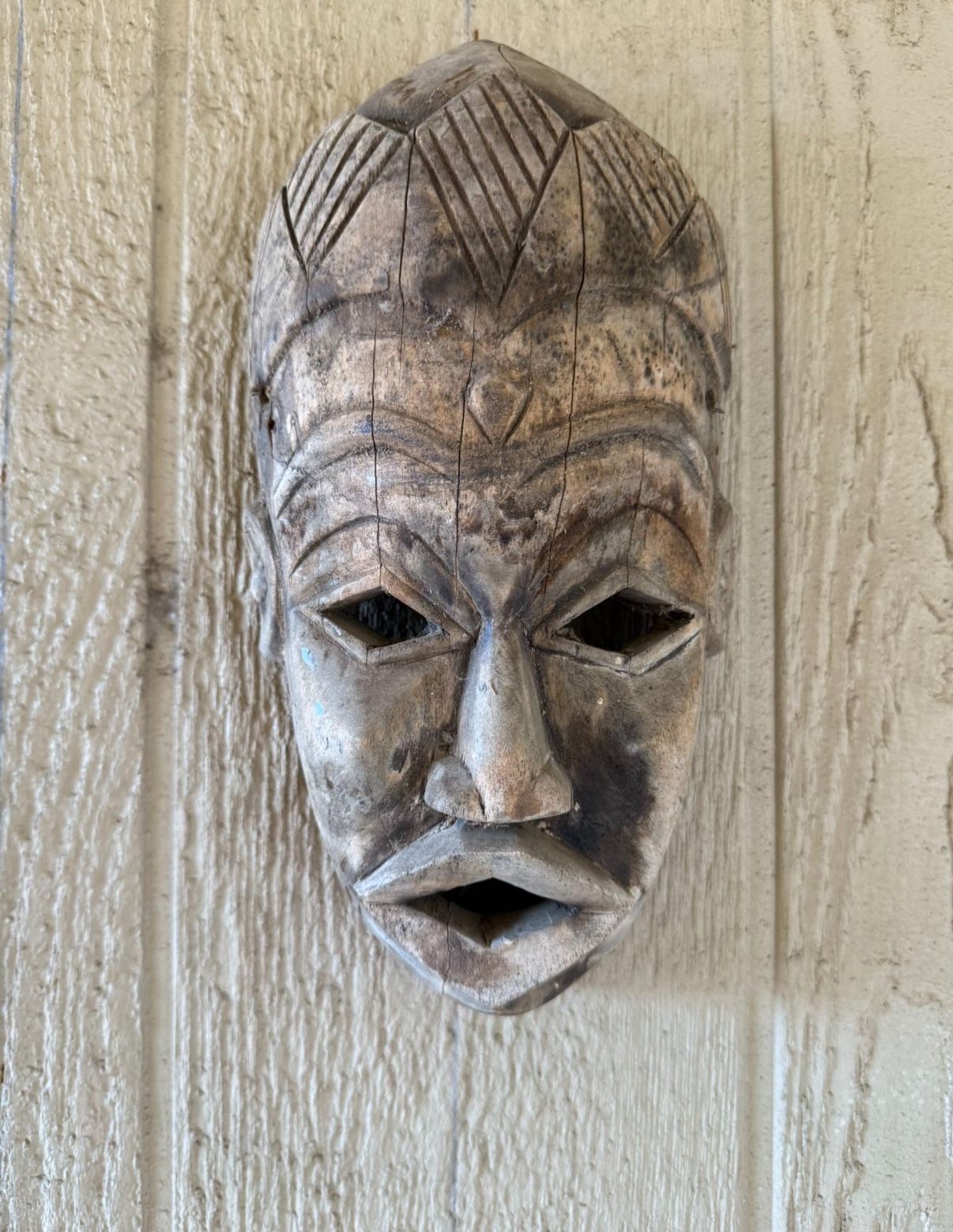 Tiki - African Tribal Mask - Good Condition Hand Wooden Carved - Collectible