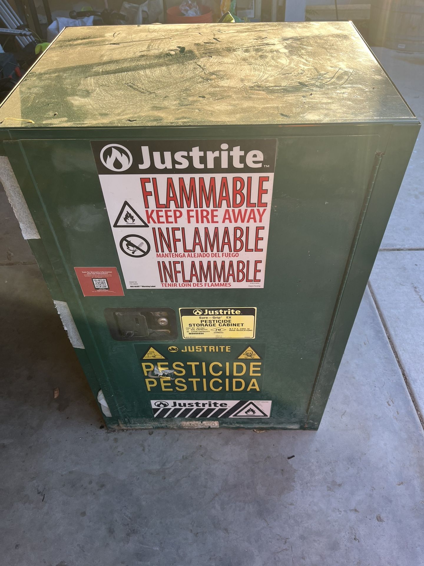 Heavy Duty Flammable Cabinet 