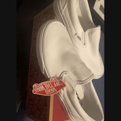 Brand New Vans Size 7 Women 