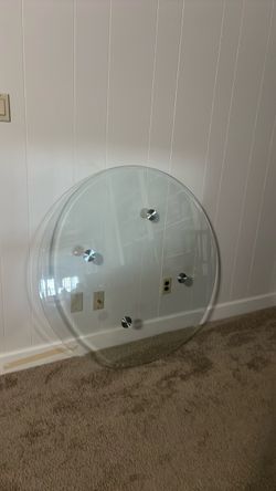 Round Glass Table 43”