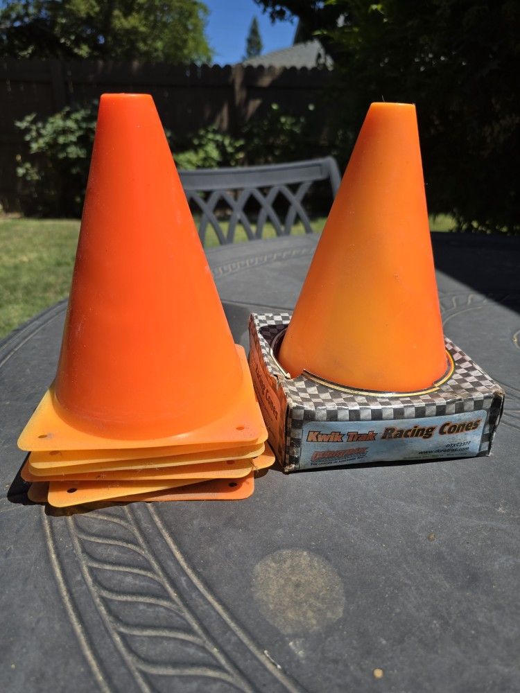 12 Cones Small