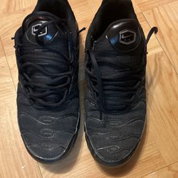 Nike Air Max Plus ,black shoes ,Size 9 