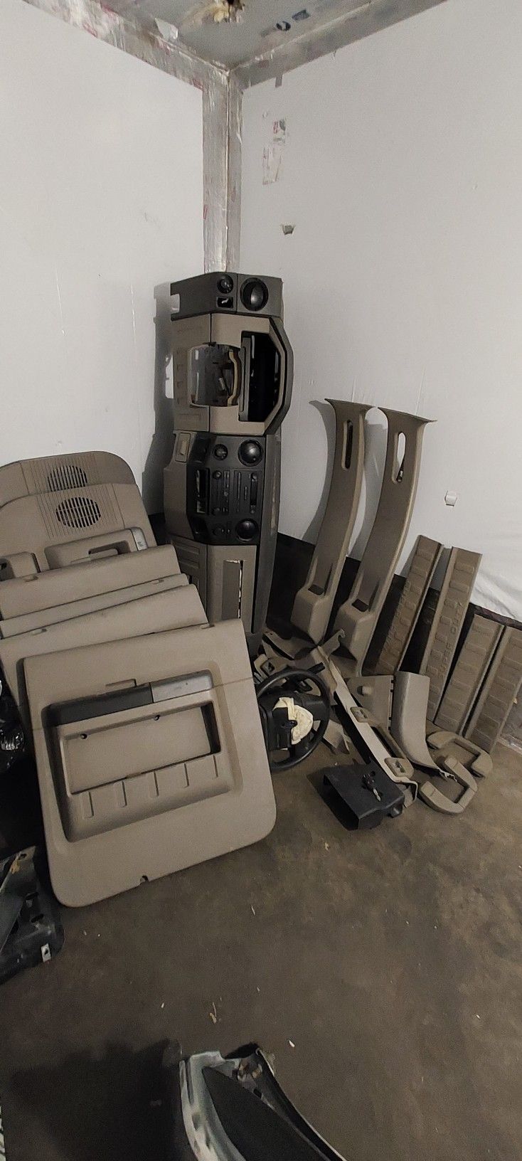 2015 Ford Superduty Tan Interior With 6 Door Panels Excursion