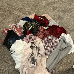 Women’s Clothes -large- 24 Pieces 