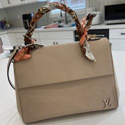 Louis Vuitton Cluny mm EPI Leather Shoulder Bag