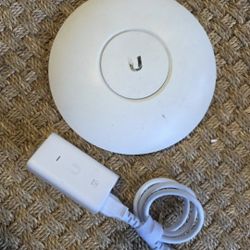 Ubiquiti UniFi AP-AC Pro