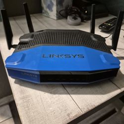 📡 Linksys WRTAC1900 Dual-Band AC1900 Router – High Performance WiFi!
