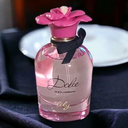 Dolce & Gabbana Dolce Lily Eau de Toilette 1.6 oz / 50 ml Spray For Women. New without box