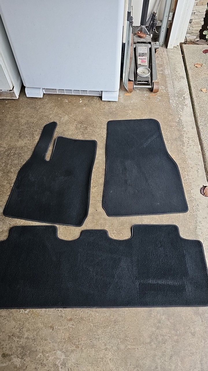 Tesla Model Y carpet mats Original OEM