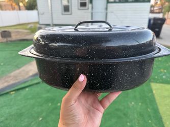 Black Speckled Enamel Roasting Pan with Lid