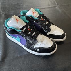 Air Jordan 1 Low (GS) Size 5.5Y Purple Teal Black White