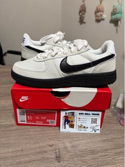 Size 1.5Y - Nike Field General Casual Shoes White/Sail/Black
