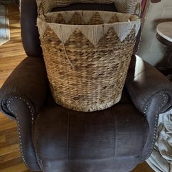 RGI Home Water Hyacinth Coiled Wicker Basket With Yarn Trim And Ear Handles 