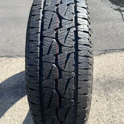 (1) 265/70R17 Bridgestone Dueler A/T