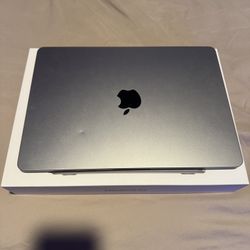 MacBook Air M2 13 Inch 