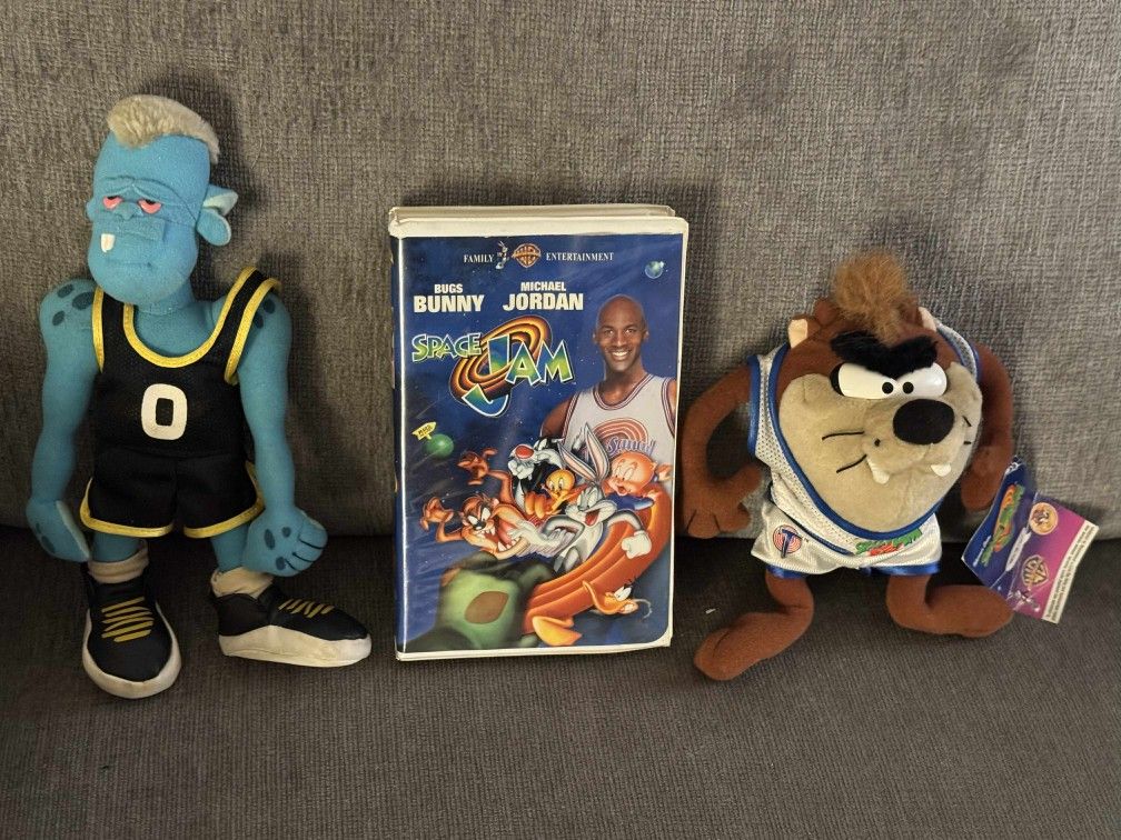 Vintage Space Jam lot - original vhs and plushes /stuffed animals