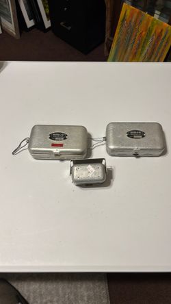 Mini tackle boxes and belt bait box