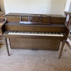 Piano gulbransen