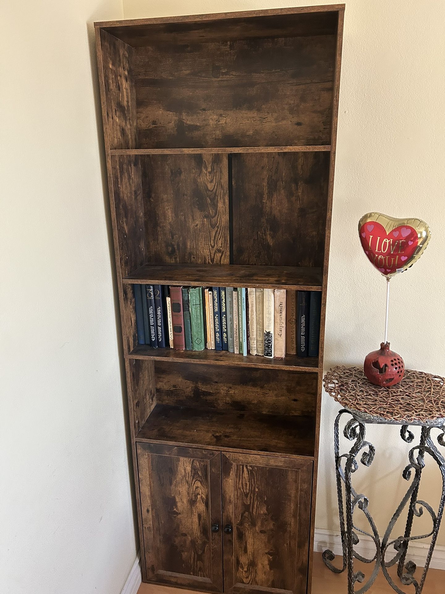 6-TIER BOOKSHELVES