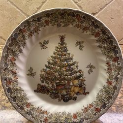 QUEEN'S Seasons Greetings Dinner Plates Set of 4 Myott Factory Archive Christmas.  2 Sets Available 