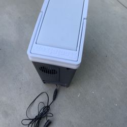 Koolatron Electric Portable Plug in 12V Car Cooler Warmer, 18 qt Portable  Mini Fridge Camping Travel for Sale in San Gabriel, CA - OfferUp