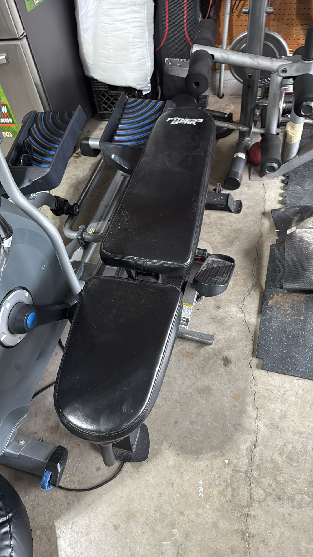 Adjustable Weight Bench.