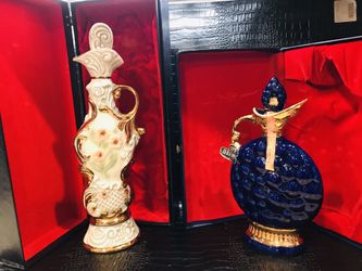 2 vintage Jim Beam’s porcelain canisters 165-175