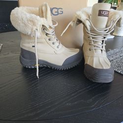 Womens Size 7 UGG Adirondack Boot III 