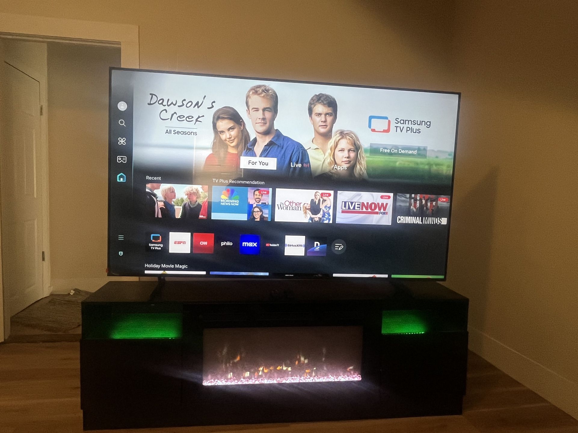 75in Samsung tv U7200 and Fire Place Tv Stand