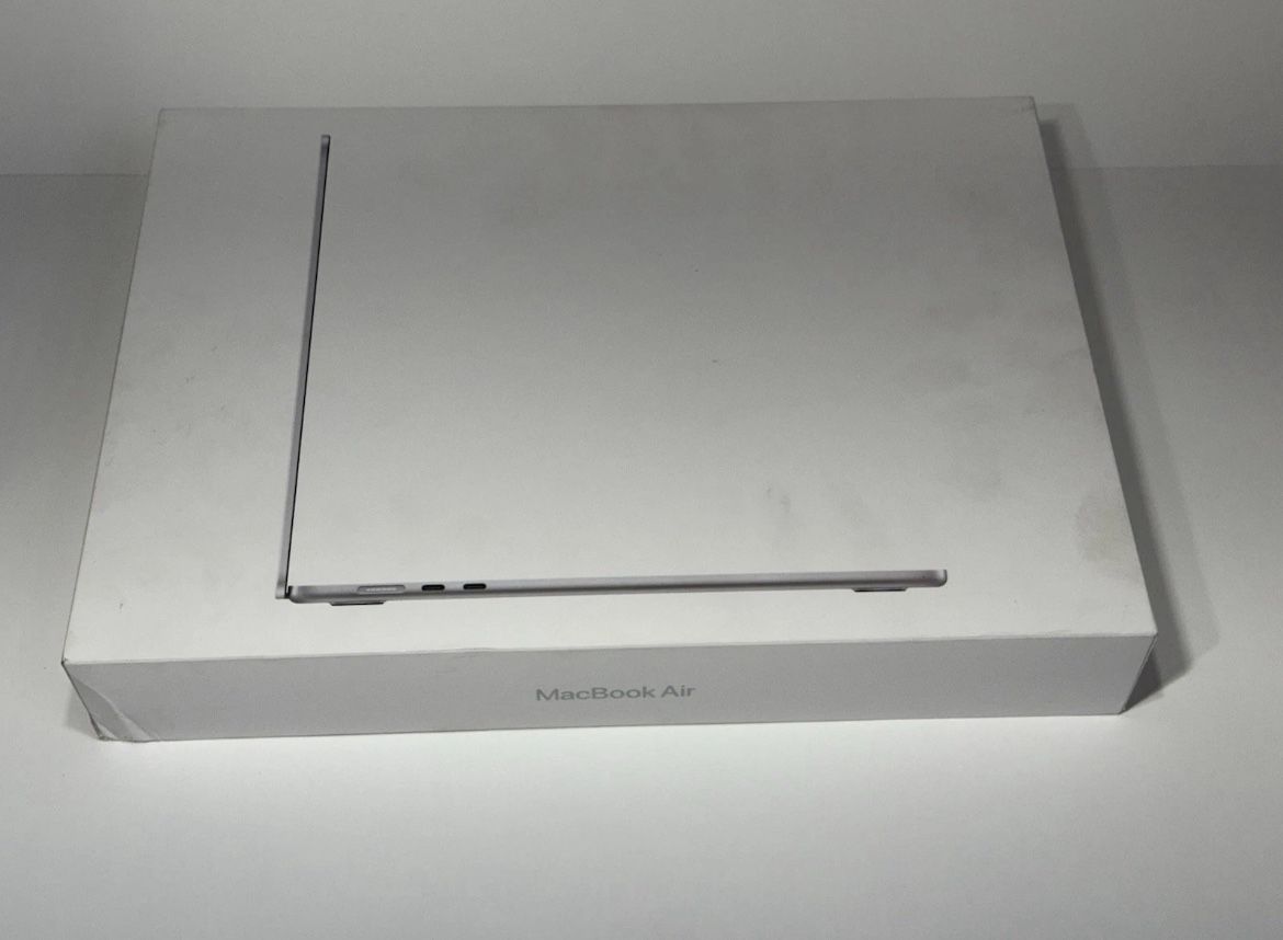 MacBook Air 15in M3 GPU 24GB 1TB SSD Silver New SEALED(3+year Apple Care)